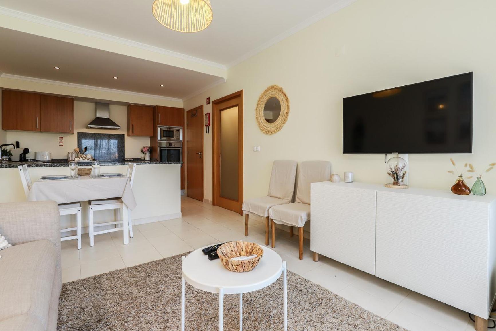 Апартаменты Charming Flat 10 Min Walk To Beach Албуфейра Экстерьер фото
