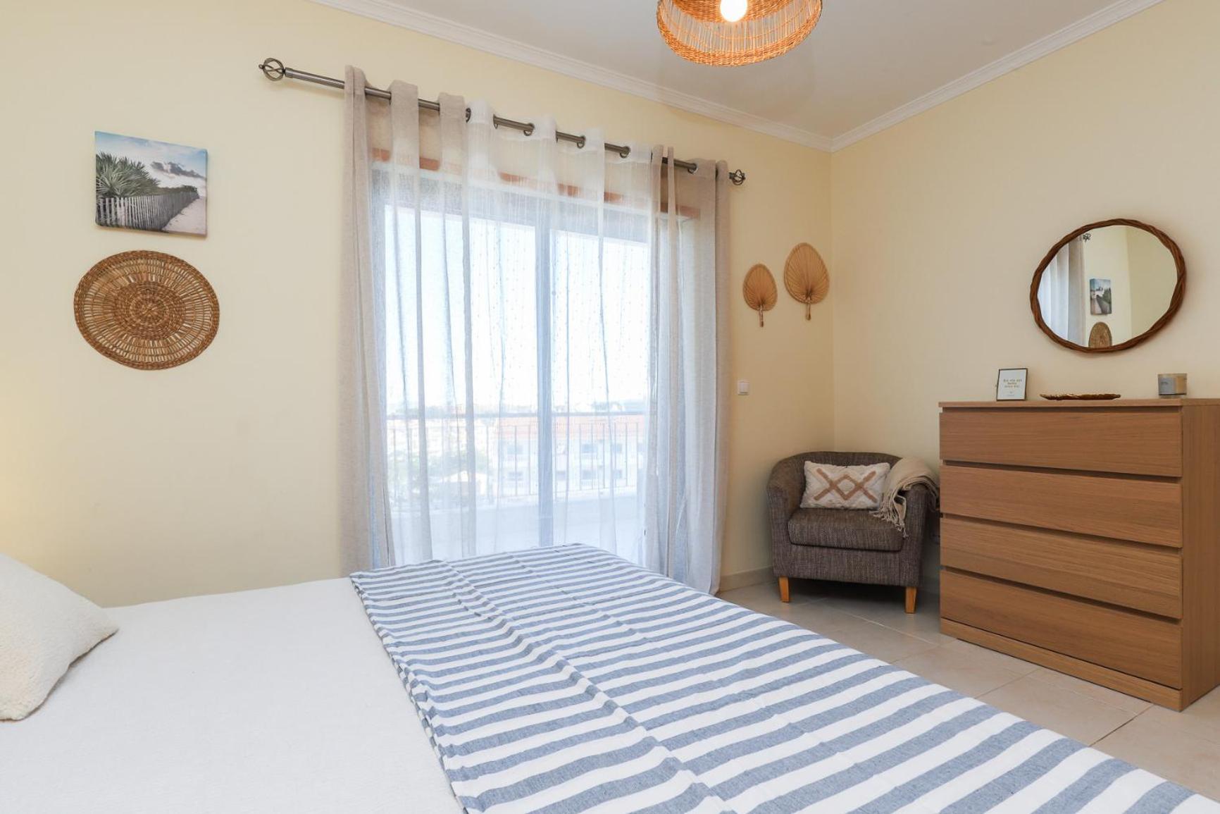 Апартаменты Charming Flat 10 Min Walk To Beach Албуфейра Экстерьер фото