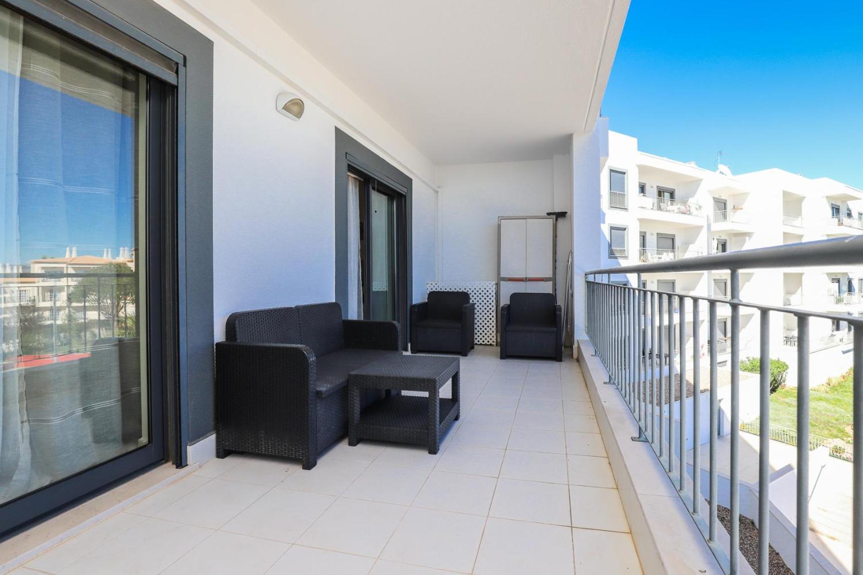 Апартаменты Charming Flat 10 Min Walk To Beach Албуфейра Экстерьер фото