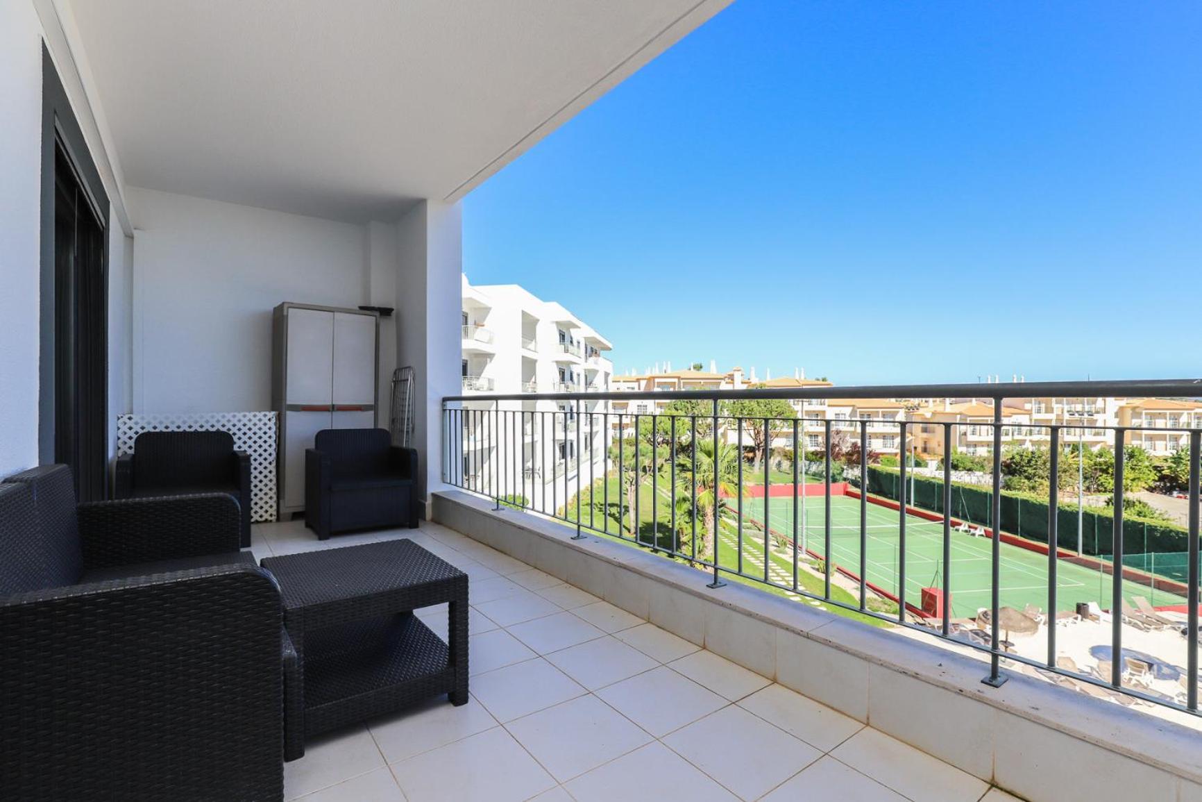 Апартаменты Charming Flat 10 Min Walk To Beach Албуфейра Экстерьер фото